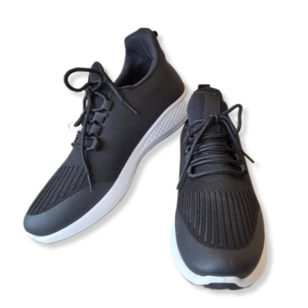 William Rast Men's Sneakers Black Lace Up White Rubber Soles Size 12…NWT